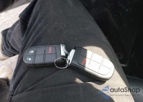 2019 Jeep Grand Cherokee Laredo E 4X4 z USA, uszkodzony, nr VIN 1C4RJFAG3KC849107